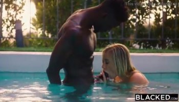 Sprinkled big ass babe pounded outdoors