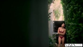 Sweetheart gives a salacious blow job experience